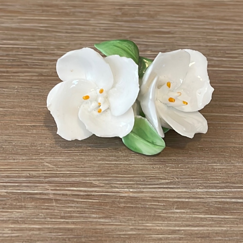 Vintage Denton China Brooch Made in England. In perfect condition.